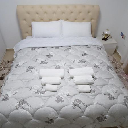 Vista Berat Inn Apartment Bagian luar foto