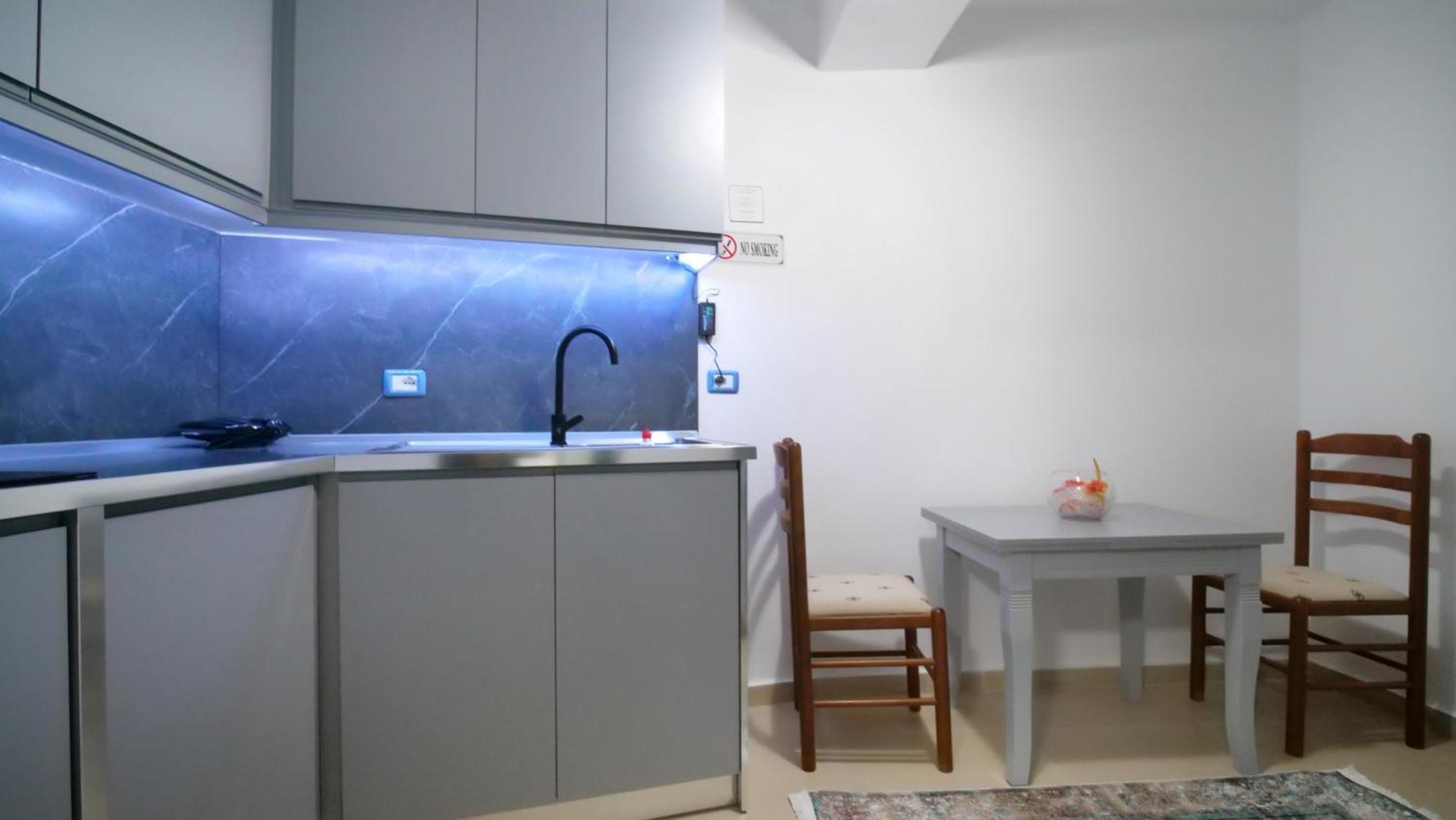 Vista Berat Inn Apartment Bagian luar foto