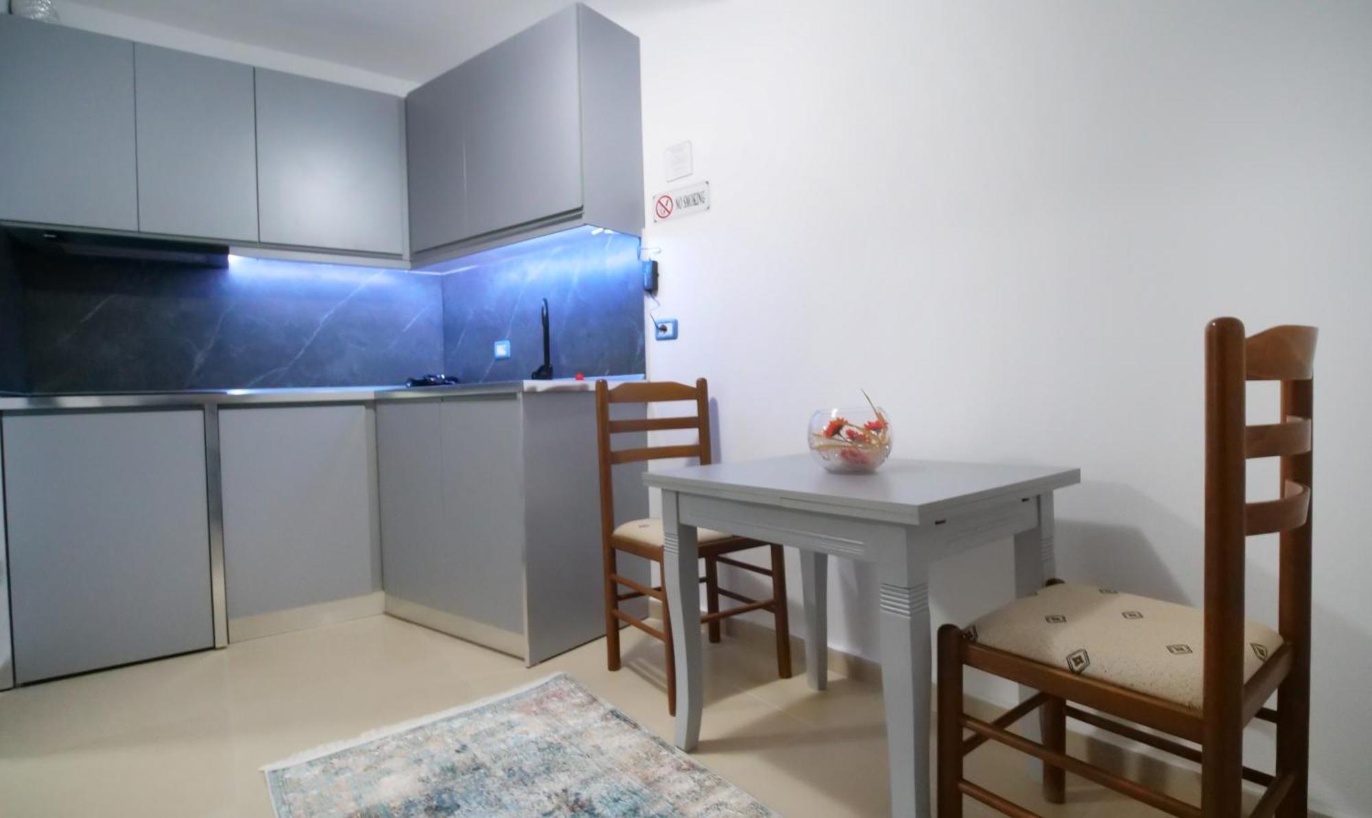 Vista Berat Inn Apartment Bagian luar foto