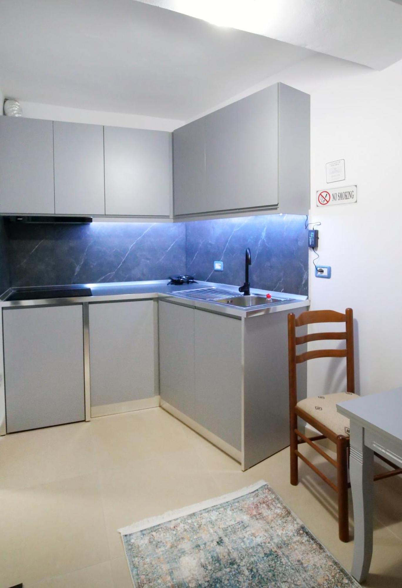 Vista Berat Inn Apartment Bagian luar foto